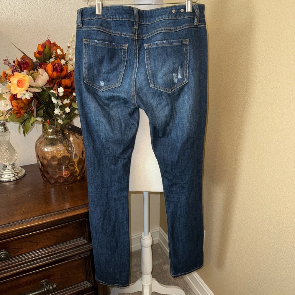 CABI 3045 Slim Boyfriend Distressed Denim Jeans Size 2 - Picture 4 of 6